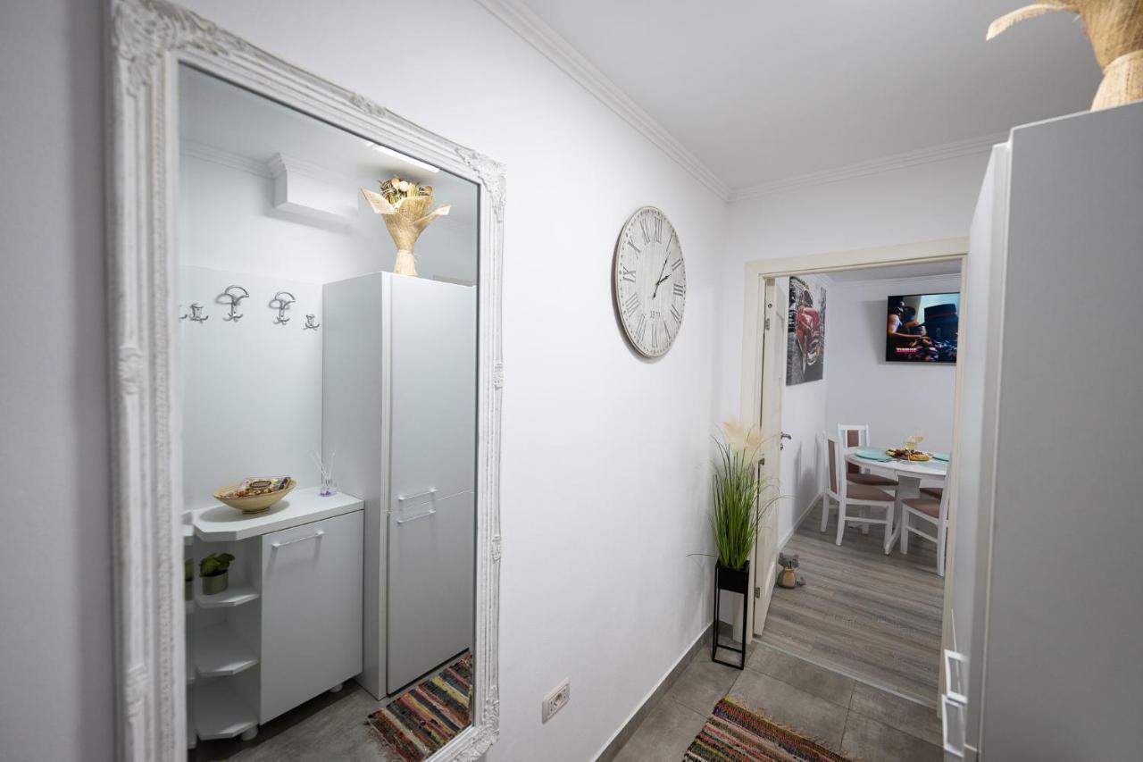 L&R Boutique Apartment Otelu Rosu Экстерьер фото