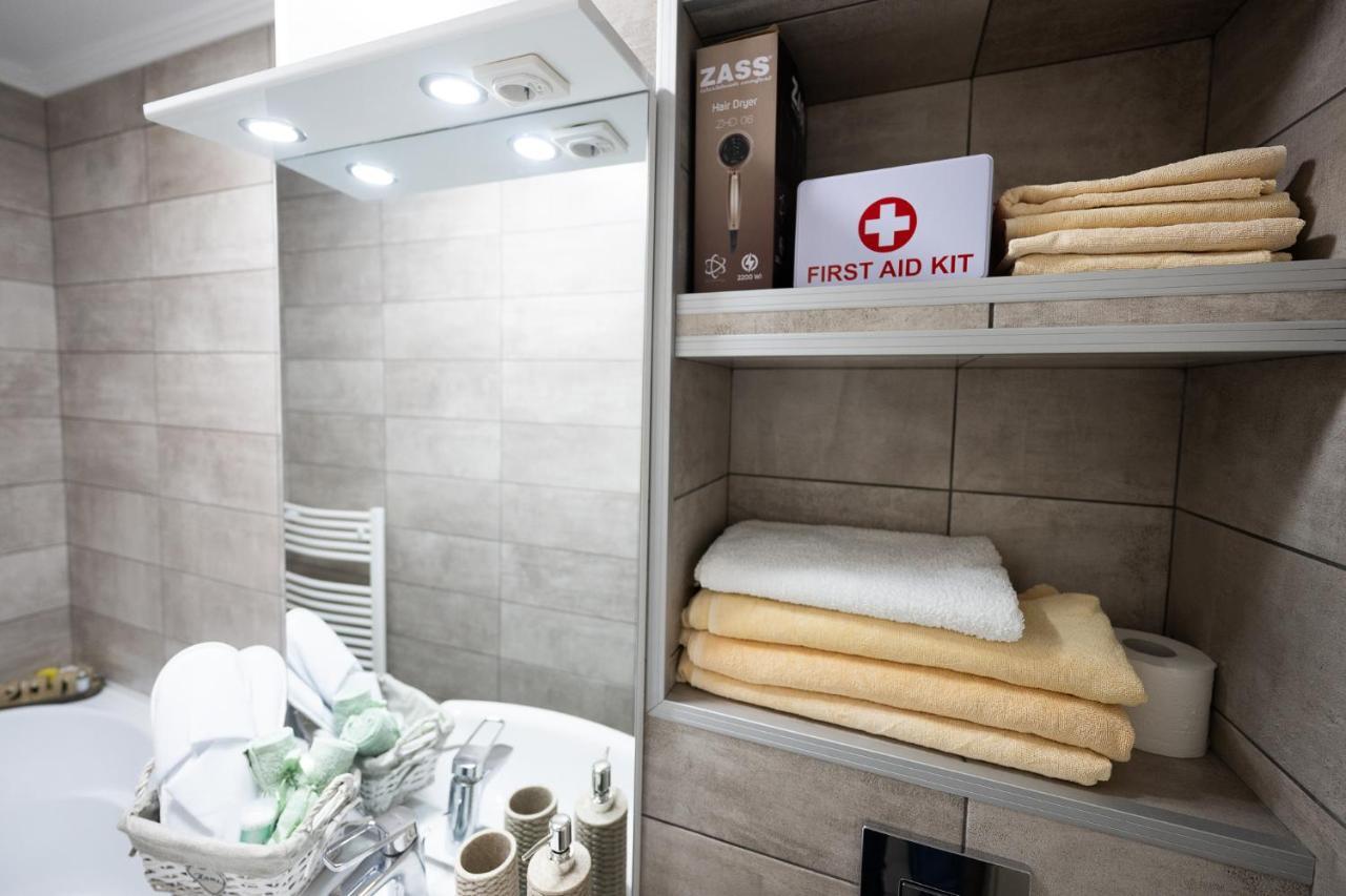 L&R Boutique Apartment Otelu Rosu Экстерьер фото