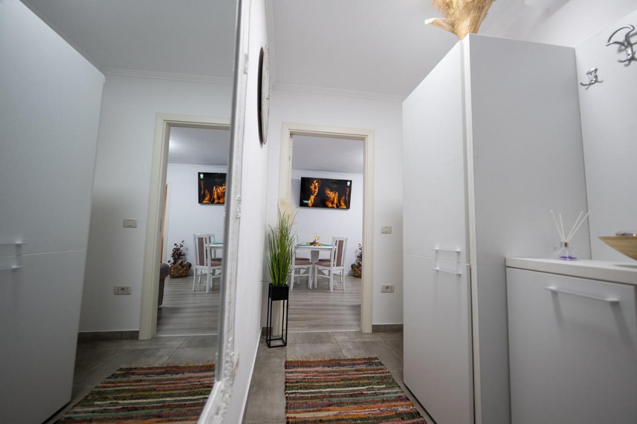 L&R Boutique Apartment Otelu Rosu Экстерьер фото